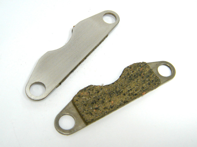 SERPENT　903330　ブレーキプレート＆パッドセット2pcs/747/748/966用