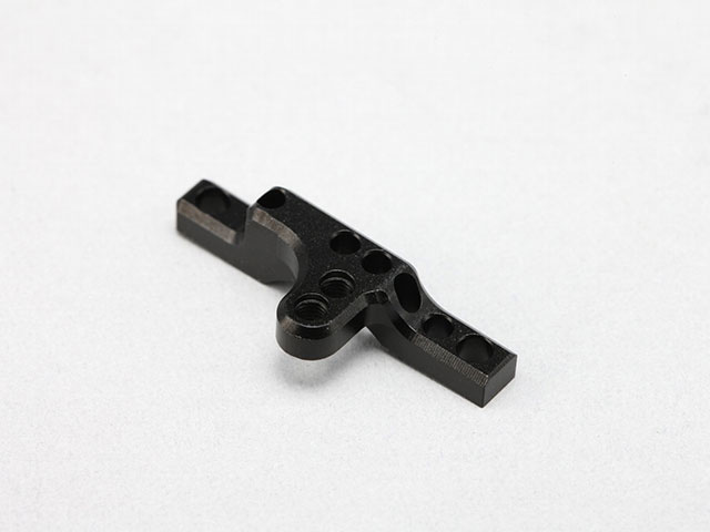 YOKOMO　B11-32FUBA　BD11用フロントアッパーバルクヘッドB(右側)